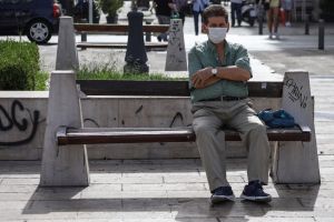 Κοροναϊός : Στο έλεος του ιού Αττική και Θεσσαλονίκη με ρεκόρ κρουσμάτων