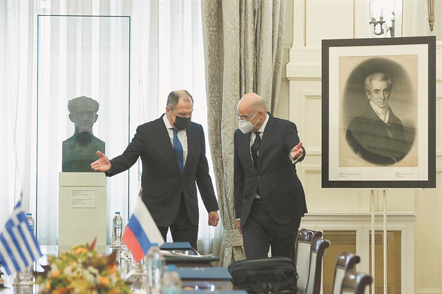 Η Αθήνα θέλει ανοιχτό δίαυλο με τη Μόσχα