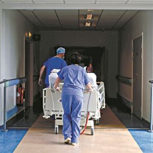 Και στο βάθος η καραντίνα