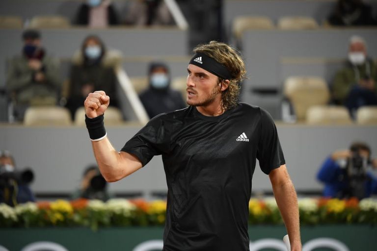 Θρίαμβος Τσιτσιπά πέρασε στα ημιτελικά του Ρολάν Γκαρός