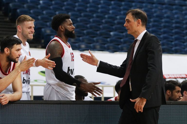 Μπαρτζώκας: «Ικανοποιημένος από τους παίκτες μου, λείπει ο κόσμος από τις εξέδρες»