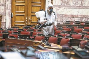 Πυρετός στο Μαξίμου για το μείγμα των μέτρων