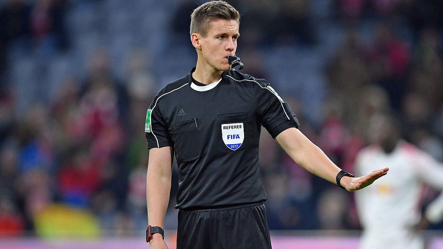 Champions League : Ο γερμανός Ζίμπερτ θα σφυρίξει στο Πόρτο – Ολυμπιακός