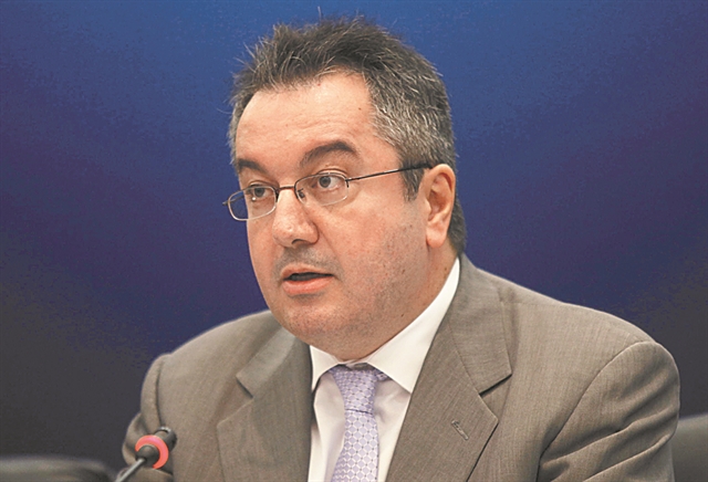 Ηλίας Μόσιαλος : Τι γνωρίζουμε μετά από εννέα μήνες ζωής με τον κοροναϊό