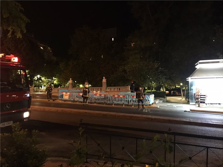 Έκρηξη από καλώδια της ΔΕΗ στην πλατεία Κολωνακίου