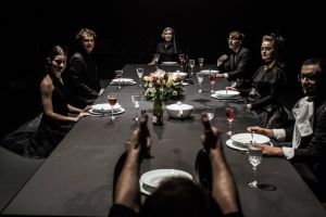 «Σ’ εσάς που με ακούτε» της Λούλας Αναγνωστάκη στο Εθνικό Θέατρο