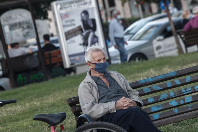 Κοροναϊός: Τρομοκρατημένοι οι κάτοικοι στις «κόκκινες» περιοχές της Αθήνας | tanea.gr