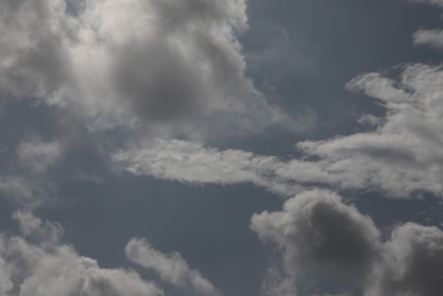 Άστατος ο καιρός την Τετάρτη – Έρχονται βροχές, παραμένει η αφρικανική σκόνη