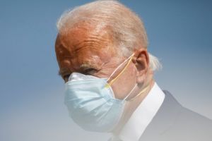 ΗΠΑ: Οριακό προβάδισμα Μπάιντεν σε έξι κρίσιμες Πολιτείες