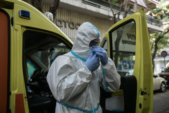 Κοροναϊός: Νέα έκρηξη κρουσμάτων που άγγιξαν τα 400 – Εκτινάχθηκαν οι εισαγωγές στις ΜΕΘ