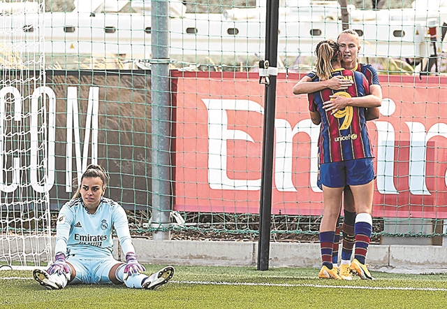 Τα περίεργα με τους δεξιούς μπακ