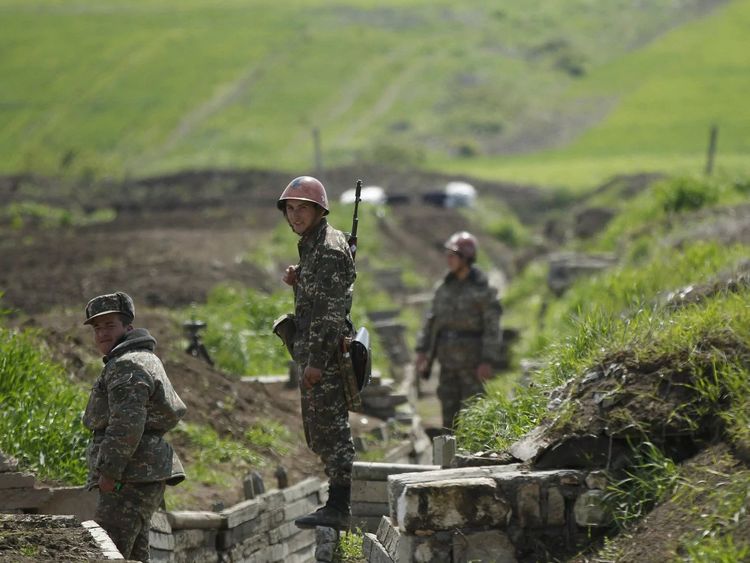 Ναγκόρνο Καραμπάχ : Το Αζερμπαϊτζάν ετοιμάζει στρατιωτική δράση με προκάλυμμα την εκεχειρία | tanea.gr