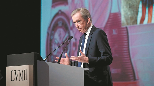 Ο Αρνό εξαγοράζει Μέσα Μαζικής Ενημέρωσης