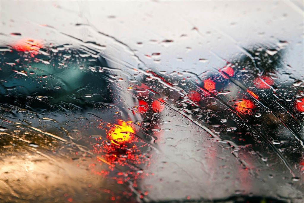 Πέντε συμβουλές όταν οδηγούμε σε συνθήκες βροχής