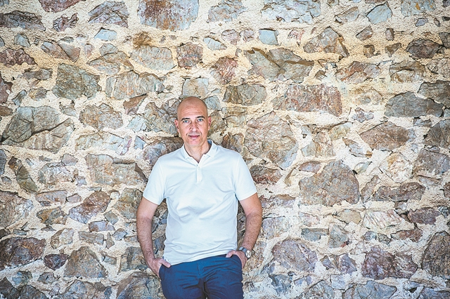 Δύο «πρωταγωνιστές» για τον Γιάννη Μόσχο