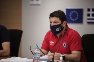 Οργή Χαρδαλιά για παραγωγό λαϊκής που φορούσε τη μάσκα στο πηγούνι – Πώς αντέδρασε