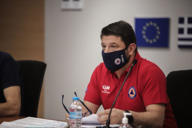 Οργή Χαρδαλιά για παραγωγό λαϊκής που φορούσε τη μάσκα στο πηγούνι - Πώς αντέδρασε | tanea.gr