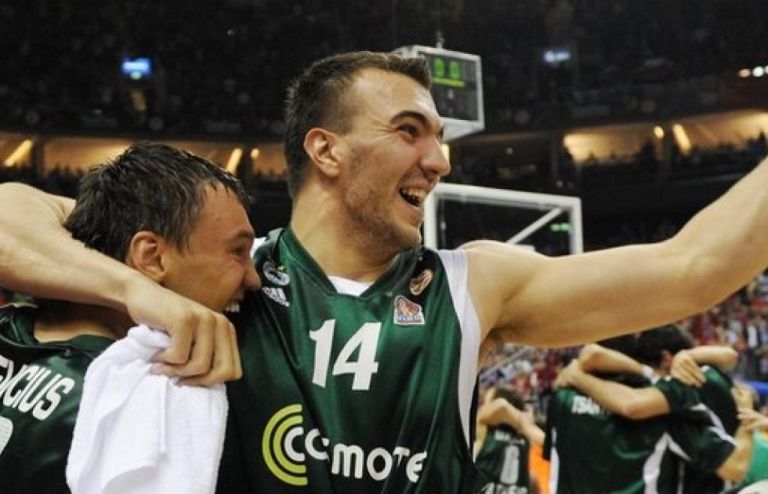 Πέκοβιτς : Σε κρίσιμη κατάσταση λόγω κοροναϊού ο πρώην μπασκετμπολίστας του Παναθηναϊκού