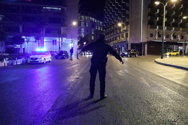 Κοροναϊός : Μέτρα α λα Γαλλία και στην Ελλάδα – Ενα βήμα από το lockdown