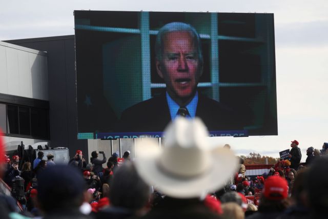 Μπάιντεν: O Τραμπ ενέδωσε στην πανδημία του κοροναϊού
