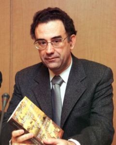 Ο πολιτικός κόσμος αποχαιρετά τον δημοσιογράφο Γιώργο Δελαστίκ