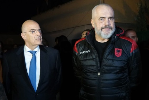 Αλβανικά ΜΜΕ προαναγγέλλουν επίσκεψη Δένδια στα Τίρανα – «Τα θαλάσσια σύνορα στην ατζέντα»