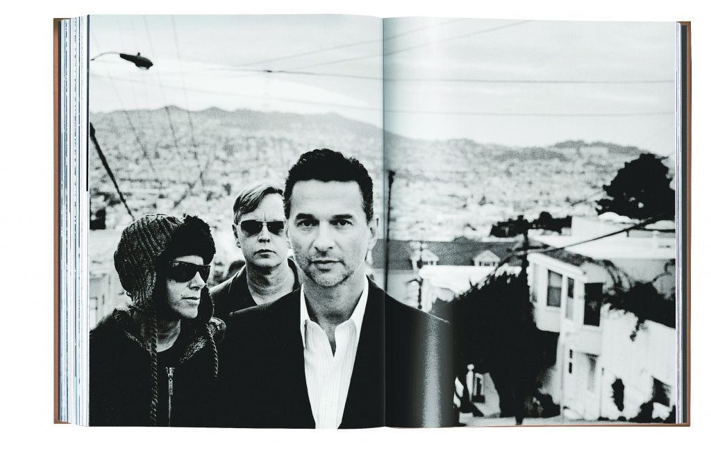 Οι Depeche Mode του Αντον Κόρμπιν