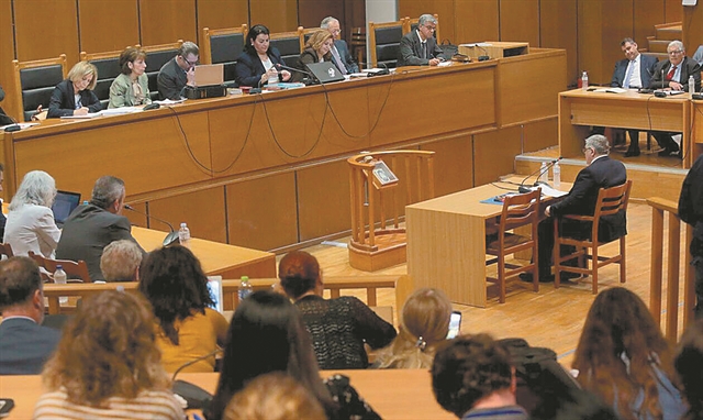 Πολιτικό μέτωπο μπροστά στην ετυμηγορία