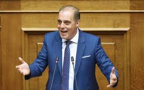 Αθλιότητα Βελόπουλου στη Βουλή | tanea.gr