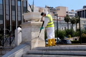 Κοροναϊός : Ποιες περιοχές βρίσκονται στο μικροσκόπιο – Ανησυχία για τους νέους