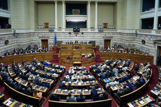 Σε υψηλούς τόνους η συζήτηση για την πρόταση μομφής του ΣΥΡΙΖΑ κατά Σταϊκούρα | tanea.gr