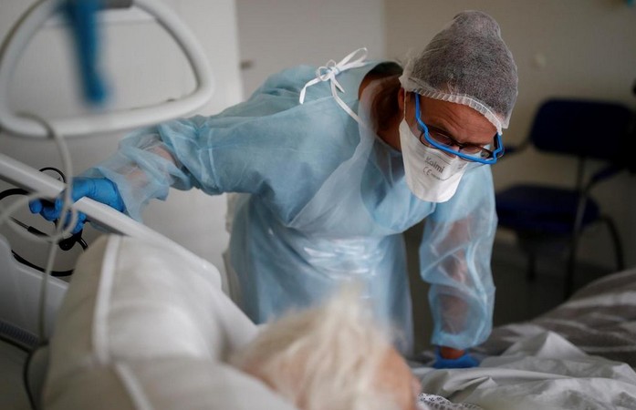 Κοροναϊός : 1.211 νέα κρούσματα και 12 θάνατοι