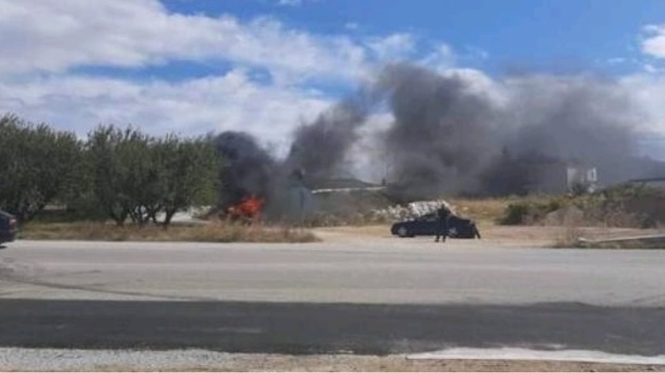 Καβάλα: Στις φλόγες αυτοκίνητο που μετέφερε μετανάστες