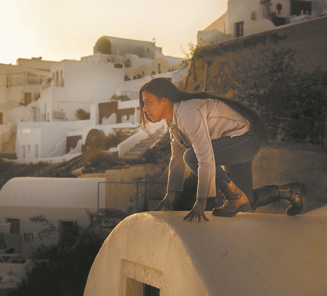 Η αμφισβήτηση κάθε δομής