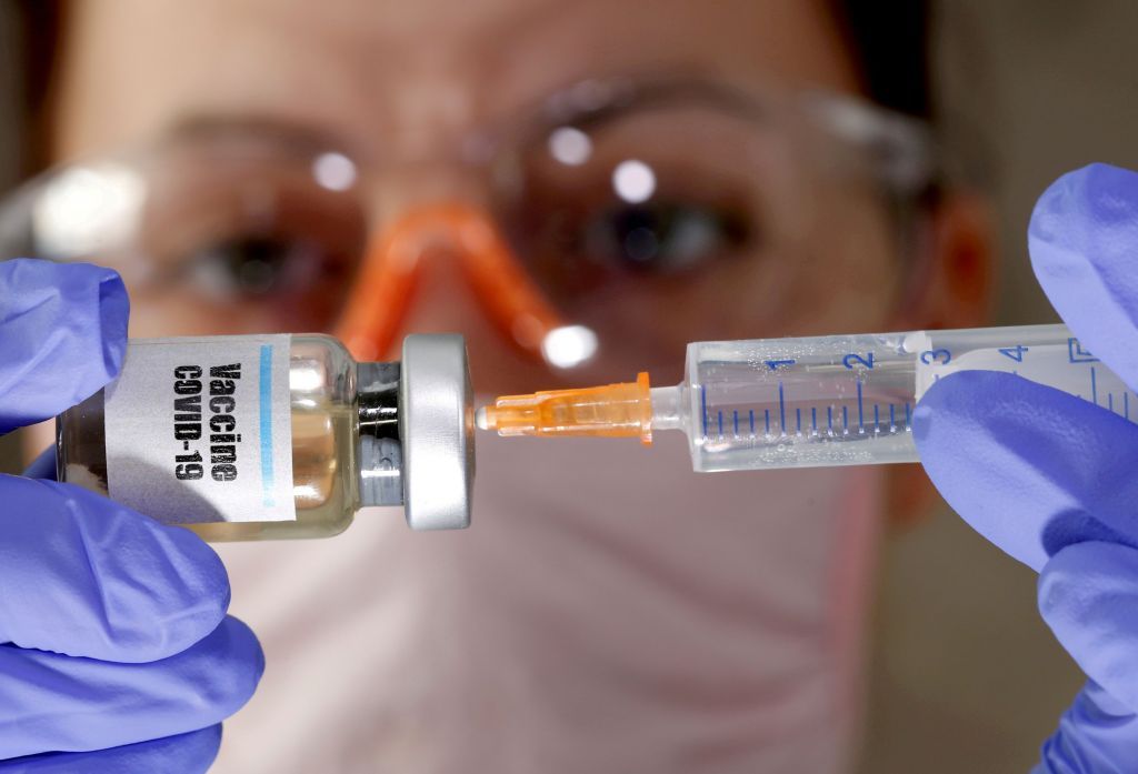 Κοροναϊός : Εμβόλιο στα νοσοκομεία στις αρχές Δεκεμβρίου, λένε βρετανικά ΜΜΕ