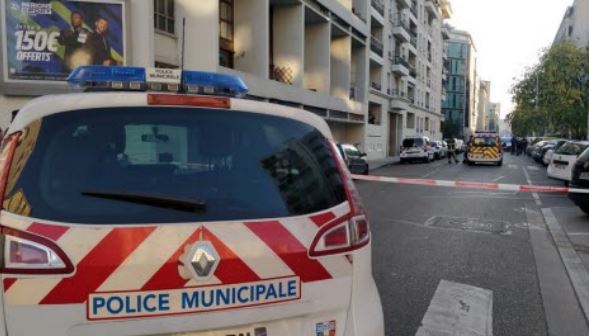 Επίθεση σε ορθόδοξη εκκλησία στη Λιόν – Πυροβόλησαν τον έλληνα ιερέα