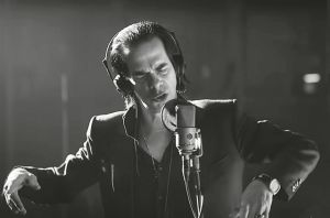 Ο Νικ Κέιβ απαντά στον Εβαν και στον… Στάθη