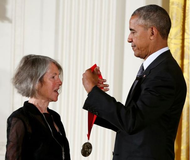 Νόμπελ Λογοτεχνίας 2020: Νικήτρια η Αμερικανίδα ποιήτρια Λουίζ Γκλουκ