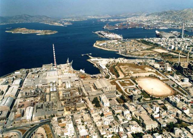 Δραπετσώνα: «Τα πρωινά δεν μπορώ να ανοίξω το μπαλκόνι μου»