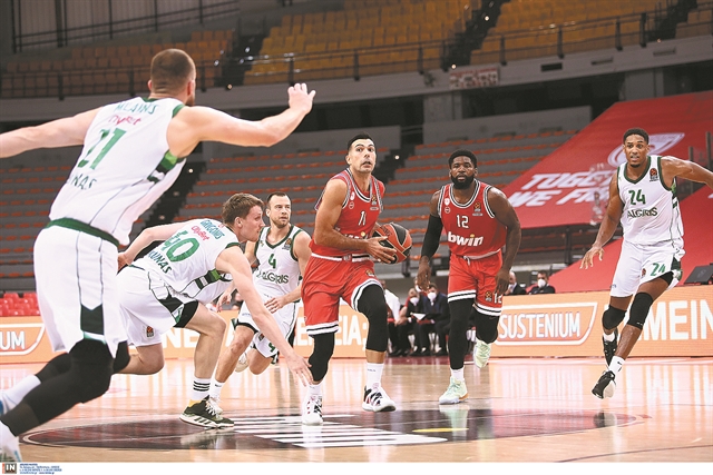 Στραβοπάτησε στην πρεμιέρα