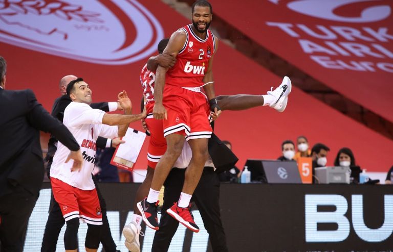 Ολυμπιακός: Η παρακάμερα της μεγάλης νίκης με την Μακάμπι Τελ Αβίβ