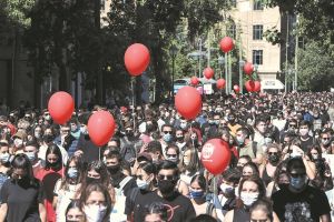 Αναζητούν λύσεις με… τιμωρίες