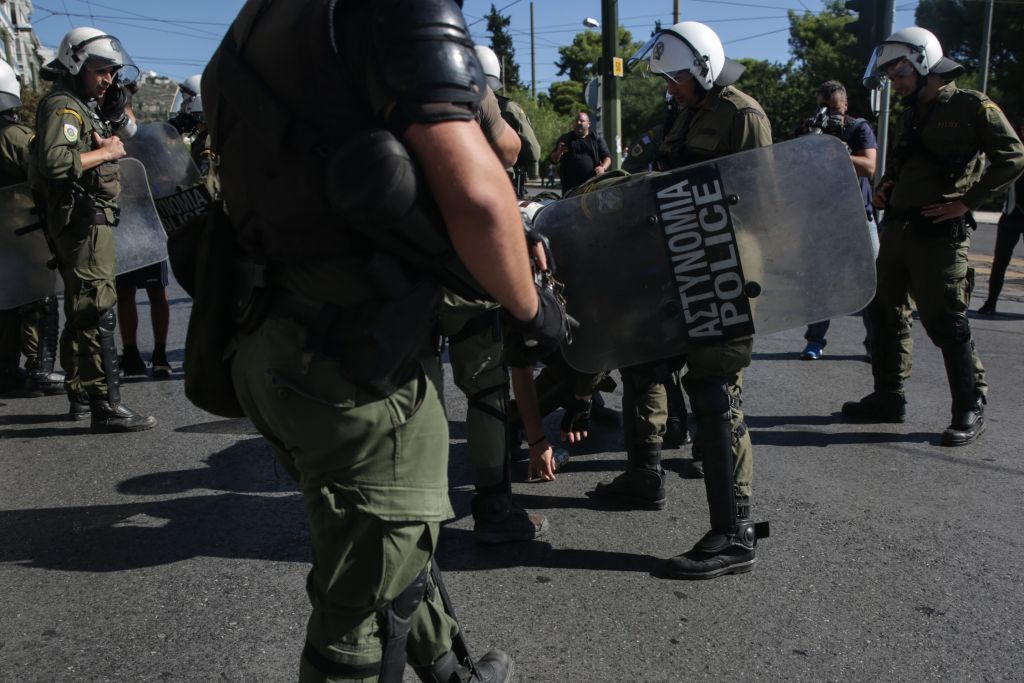 Απεργία ΑΔΕΔΥ: Οκτώ συλλήψεις από τις δεκαεπτά προσαγωγές για επεισόδια