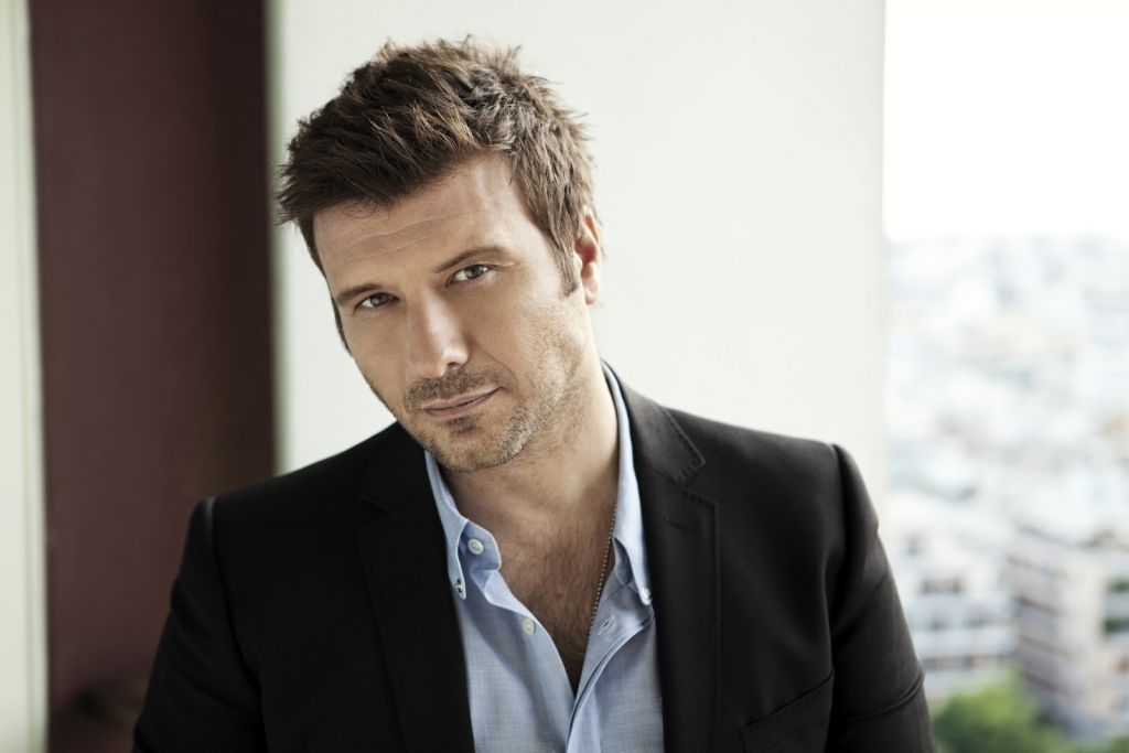 Γιάννης Πλούταρχος: Η διαδρομή του αγαπημένου τραγουδιστή που θα δούμε στο Mega