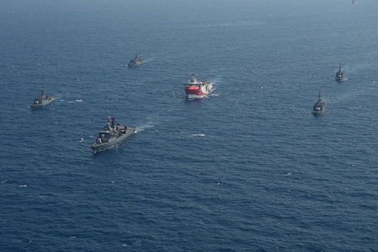 Σε ετοιμότητα ο Στόλος: Προς Καστελλόριζο πλέει το Oruc Reis – Στον αέρα οι διερευνητικές