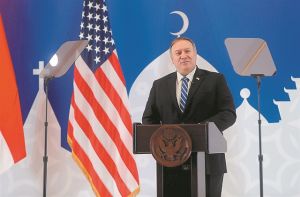 Aσφαιρα πυρά από τον Πομπέο