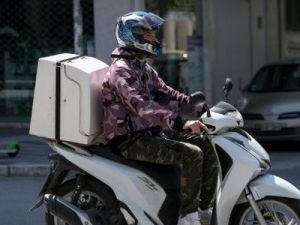 Απεργούν σήμερα κούριερ και ντελιβεράδες – Πορεία στο κέντρο της Αθήνας