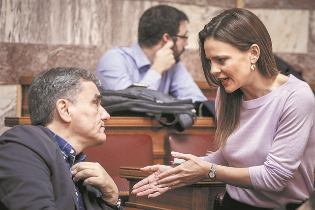 Μια τομεάρχης στη σκιά του Τσακαλώτου