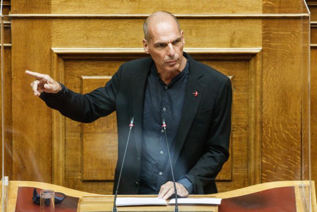 Βαρουφάκης: Έκτρωμα ο πτωχευτικός νόμος Σταϊκούρα