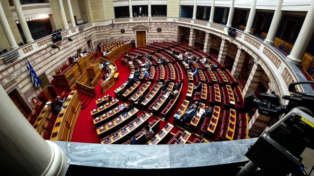 Βουλή : Συζητείται και ψηφίζεται το νομοσχέδιο «Ρυθμίσεις οφειλών, πλαίσιο δεύτερης ευκαιρίας» | tanea.gr